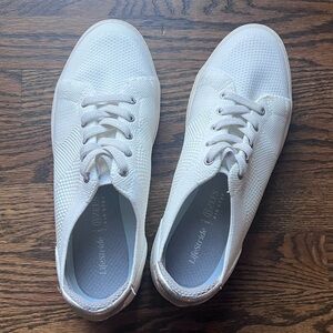 Life Stride Bzees Air Step White Slide On Comfort Sneakers Silver Accents